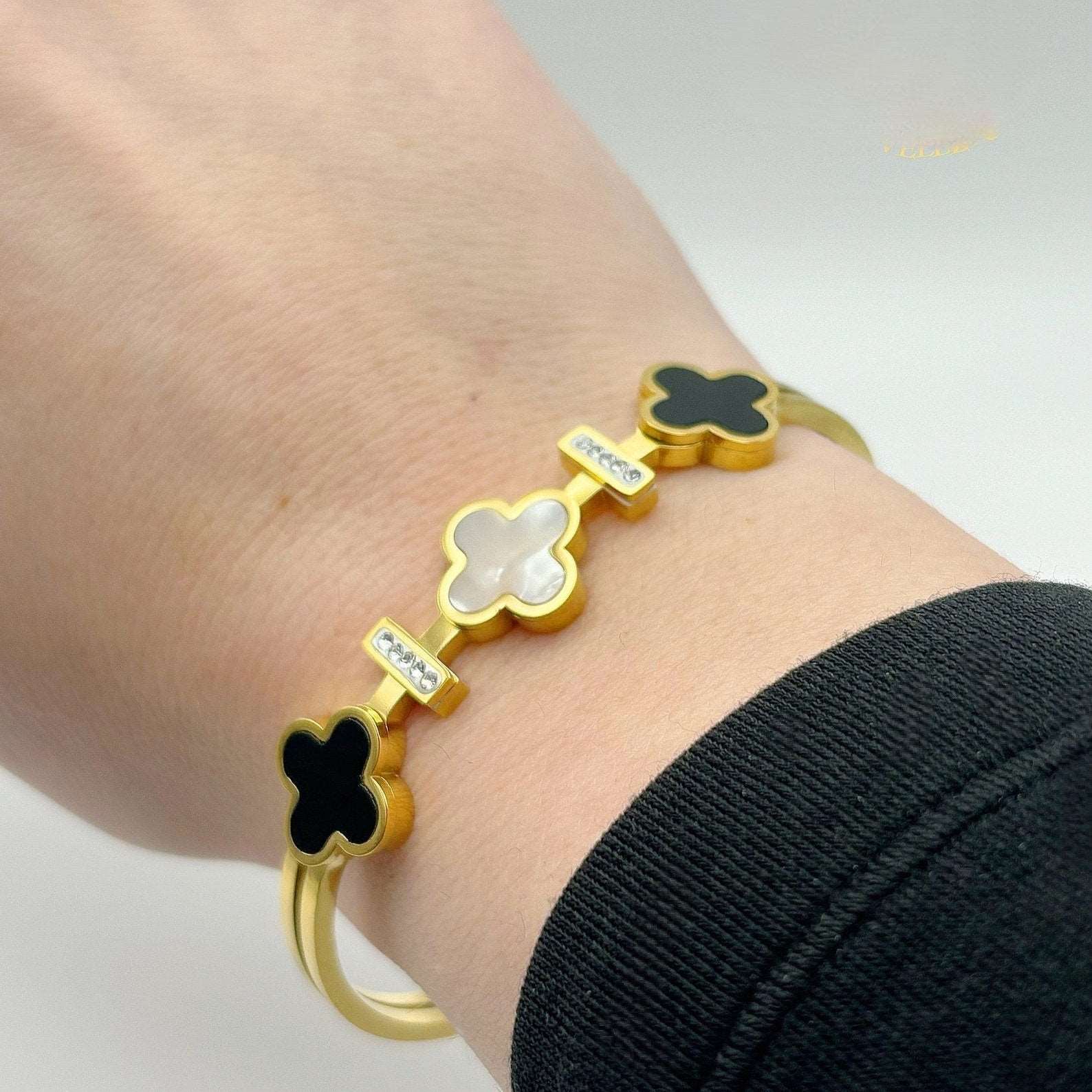 18k Gold Clover Cuff Bracelet