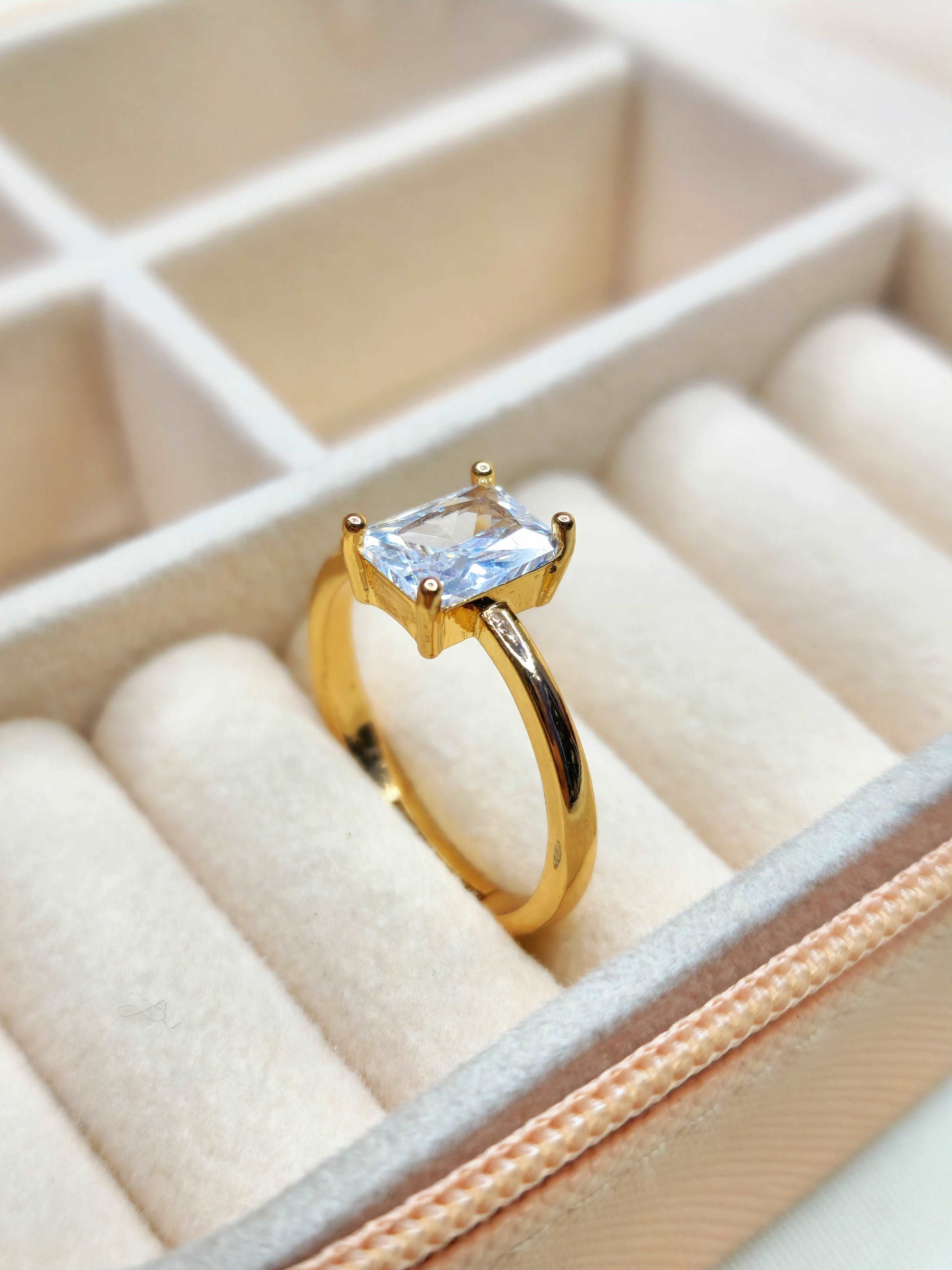 18k Gold Adjustable Baguette Ring