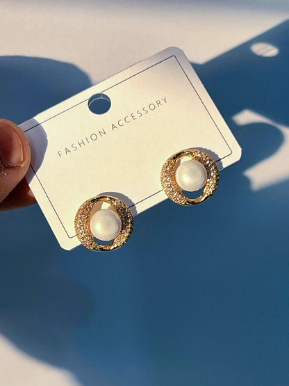 18K Gold Vintage Pearl Round Studs | Earrings