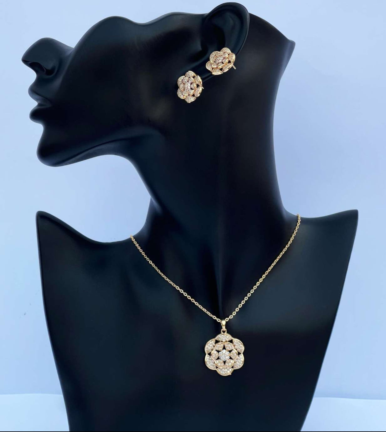 18K Gold Blooming Floral Necklace Set