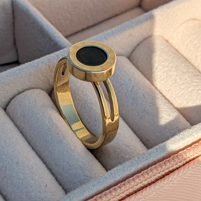 18k Gold Roman dial Ring