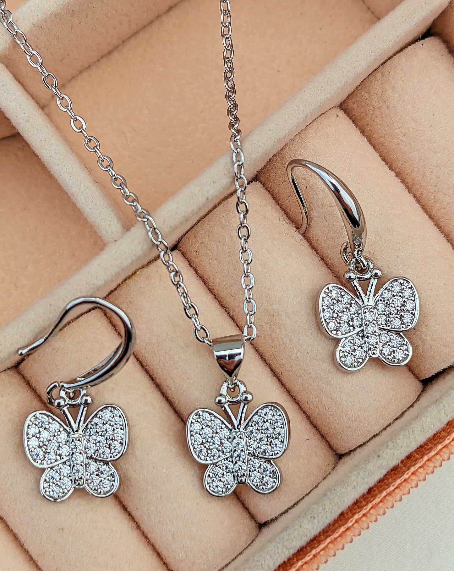 Iconic SS Butterfly Necklace Set