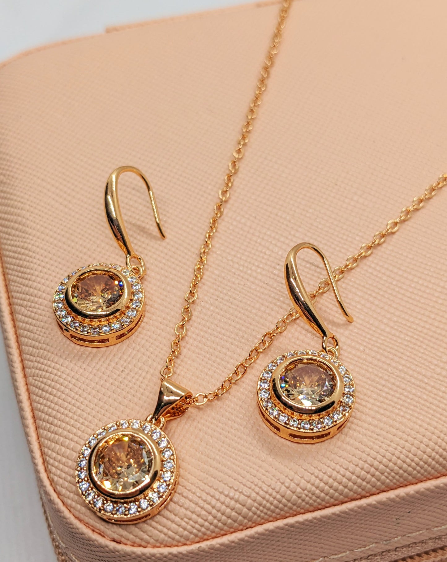 Round Shaped American Diamond Crystal Necklace Set