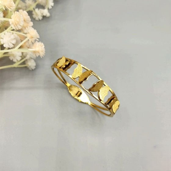 18k Sparkling Butterfly Cuff Bracelet