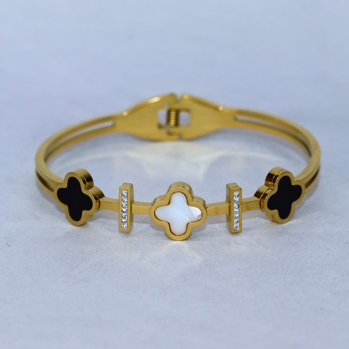 18k Gold Clover Cuff Bracelet