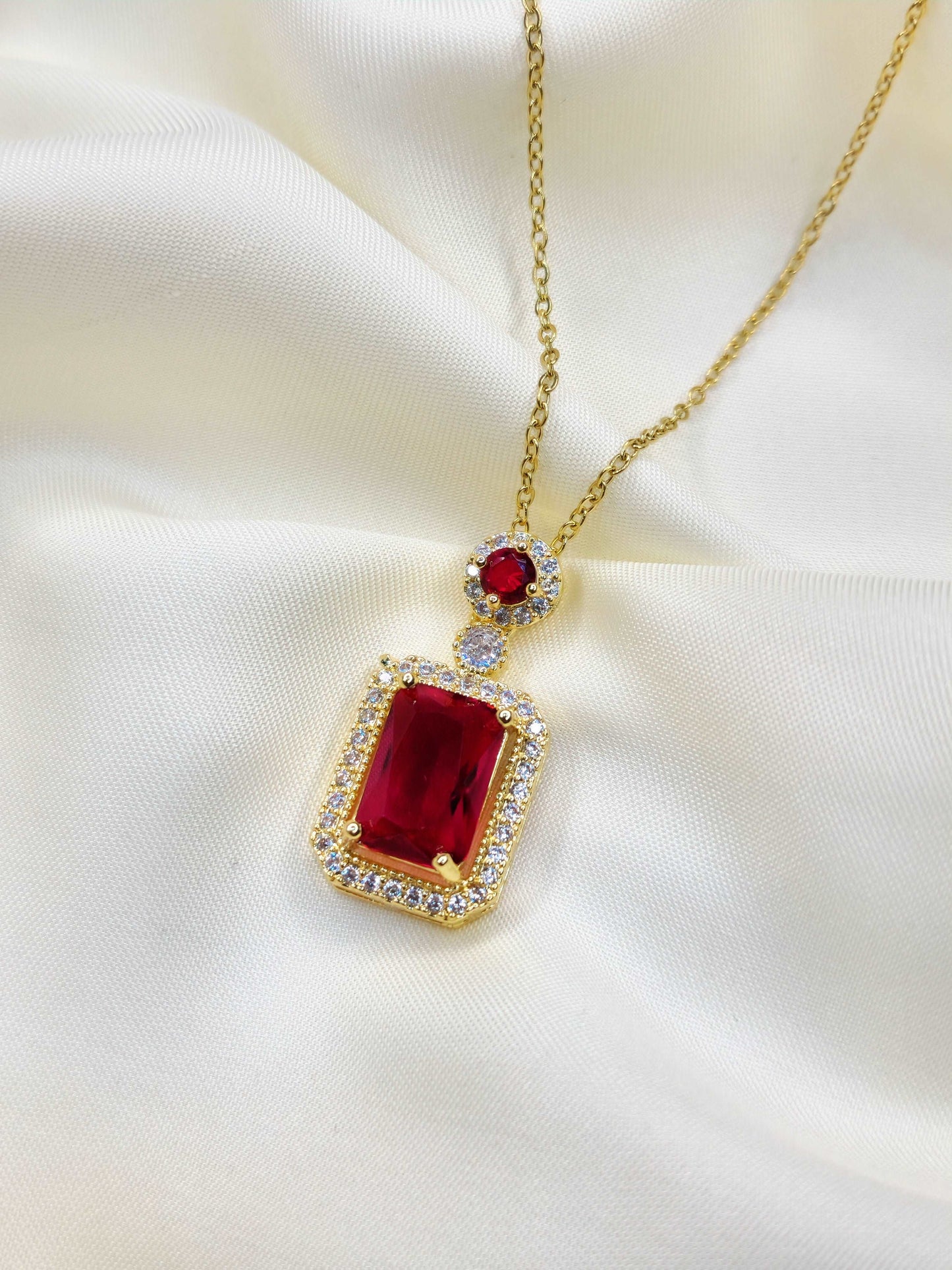 18k Gold Retro Square Ruby Necklace