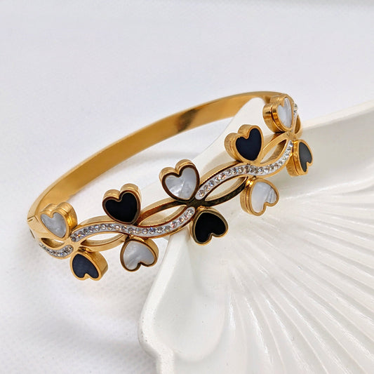 Shell Heart Shaped Zircon Cuff Bracelet