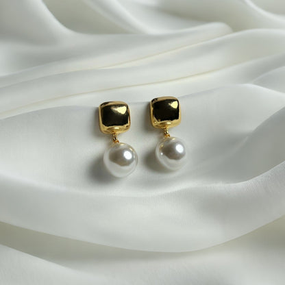 18k Gold Pearl Drop Earrings